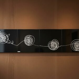 Dort Parcali Siyah Beyaz Spiral Tablo
